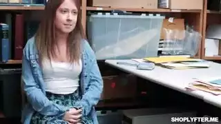 إيما هيكس تتعرض لضرب شرجي قاس خلال موعد التدليك الخاص بها