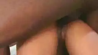 امرأة سمراء ساخنة ممارسة الجنس لطيف
