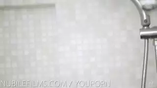 أي شيء تريده: هذه العاهرة مفتوحة للعمل