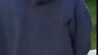 واحده بترد على ابنها