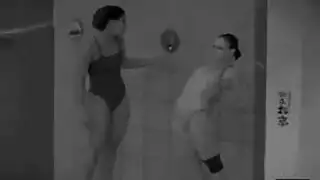 أنثى هزة الجماع إفشل الغوص ثنائي الجنس