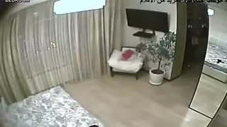 التجسس على جلسة تعرية وإثارة خاصة لجميلة روسية