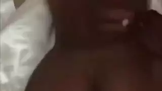 ضخمة اللحم الفرجي